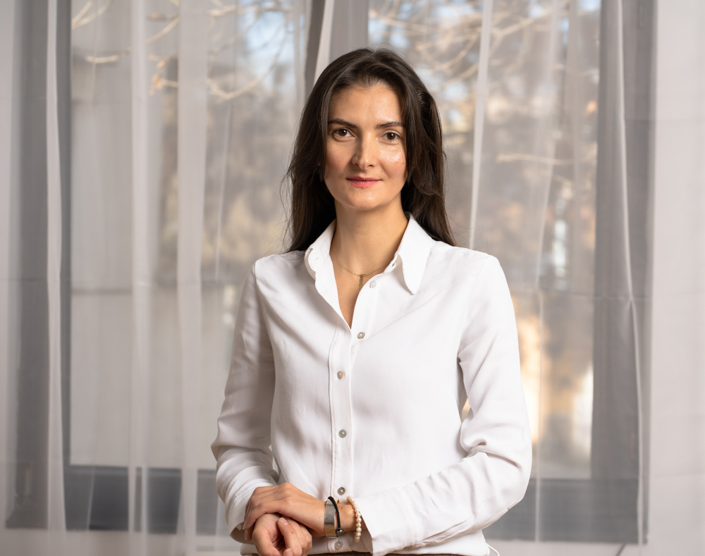 Iuliana Petrescu - Psihoterapeut | Clinica Aproape