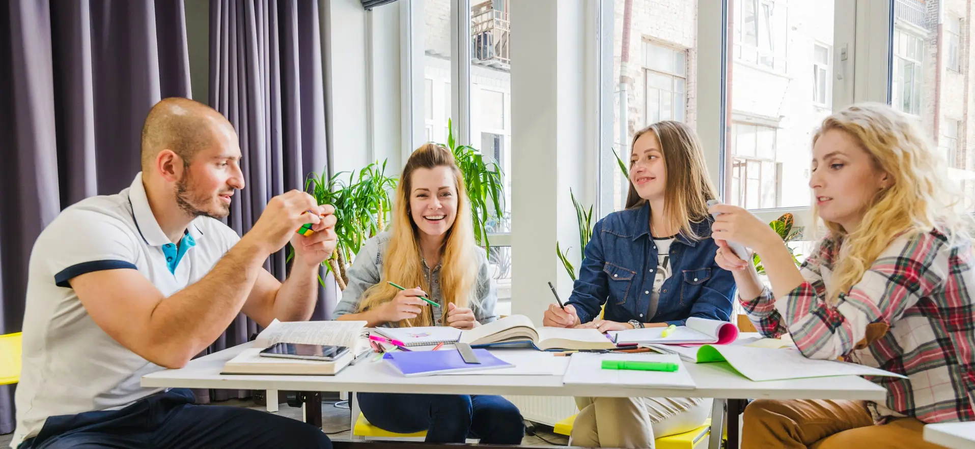 Grupuri de suport si ateliere dezvoltare personala: copii si adulti | Clinica Aproape