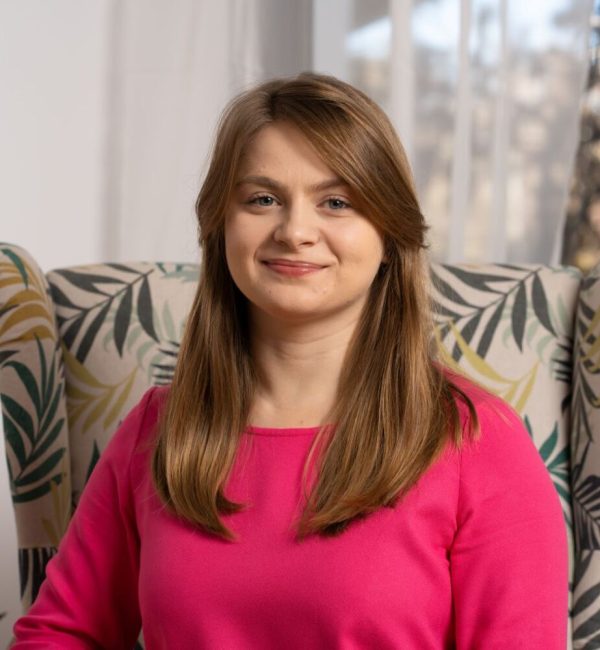 Diana Munteanu - Psihoterapeut | Clinica Aproape